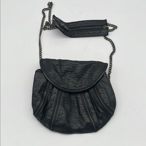 Deena & Ozzy Black Leather Chain Zippered Small Crossbody Bag